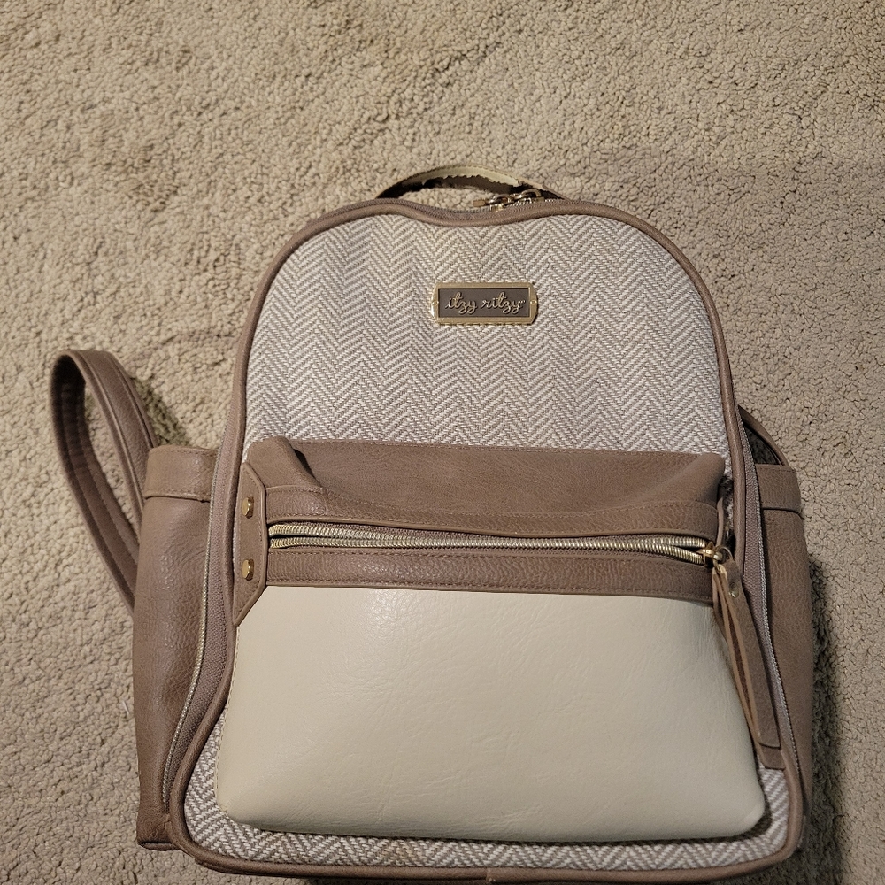 Itzy Ritzy Mini Diaper Bag In Latte